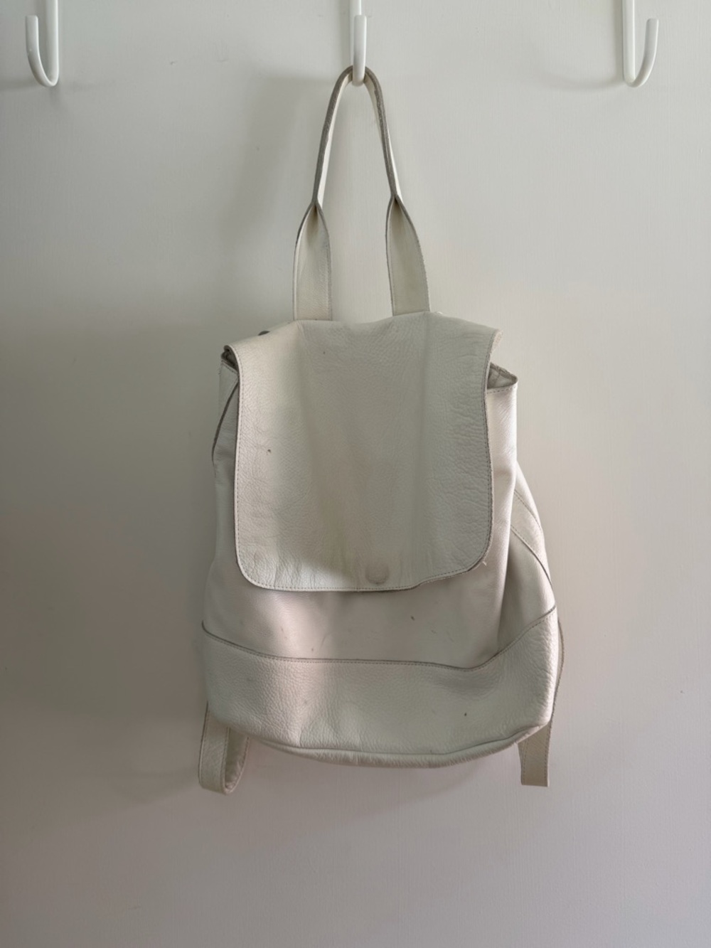 Clyde Minimal Leather Backpack Tote -White